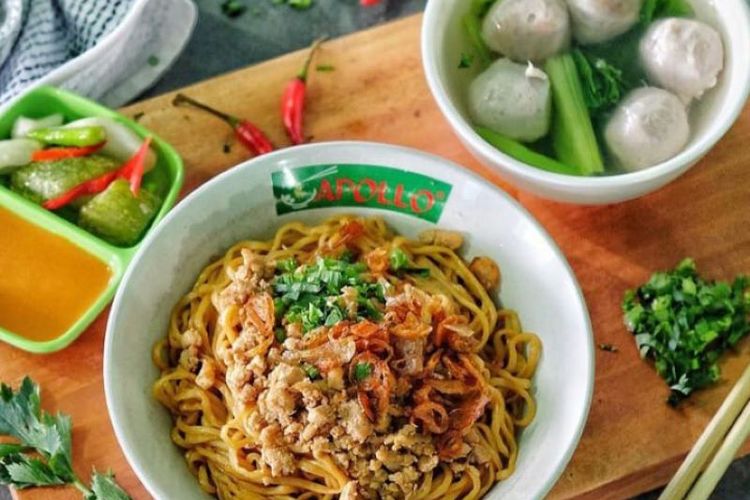Mie Alaz: Legendary Noodle Feast in the Heart of Cilacap